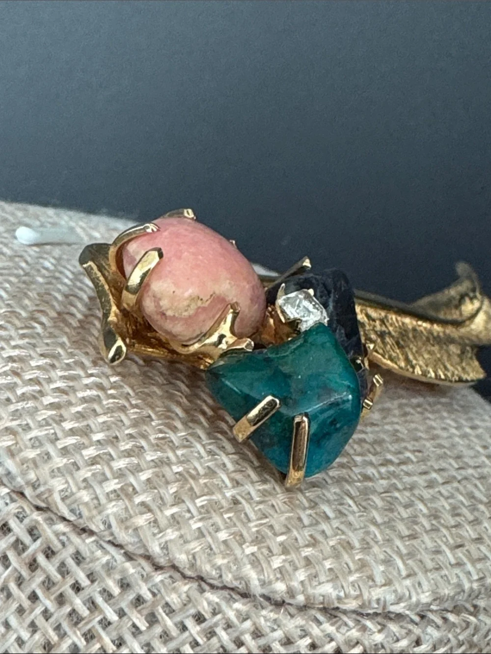 VTG Gold-Tone Feathered Brooch with Genuine Tumbled Gemstones - Picture 3 of 5